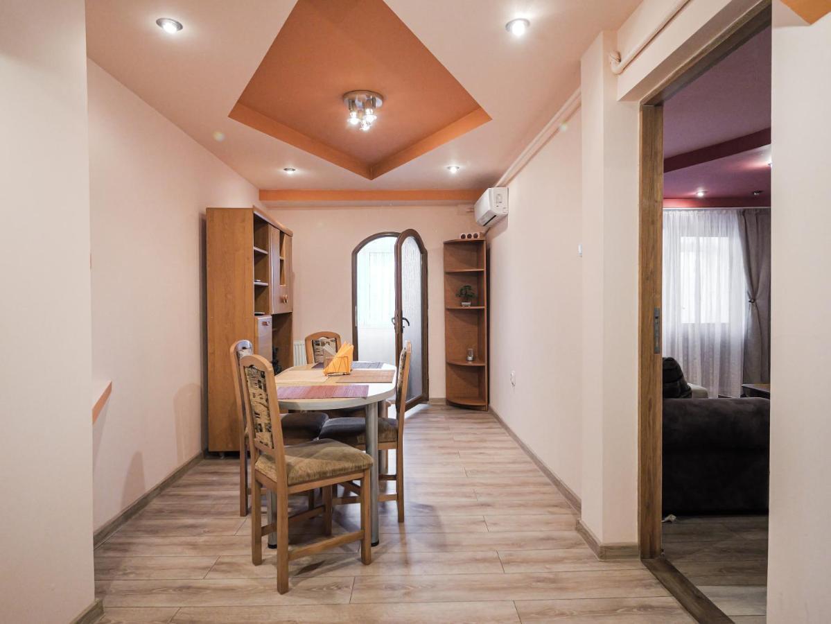 Luxury Ultracentral Curtea De Arges Exterior photo