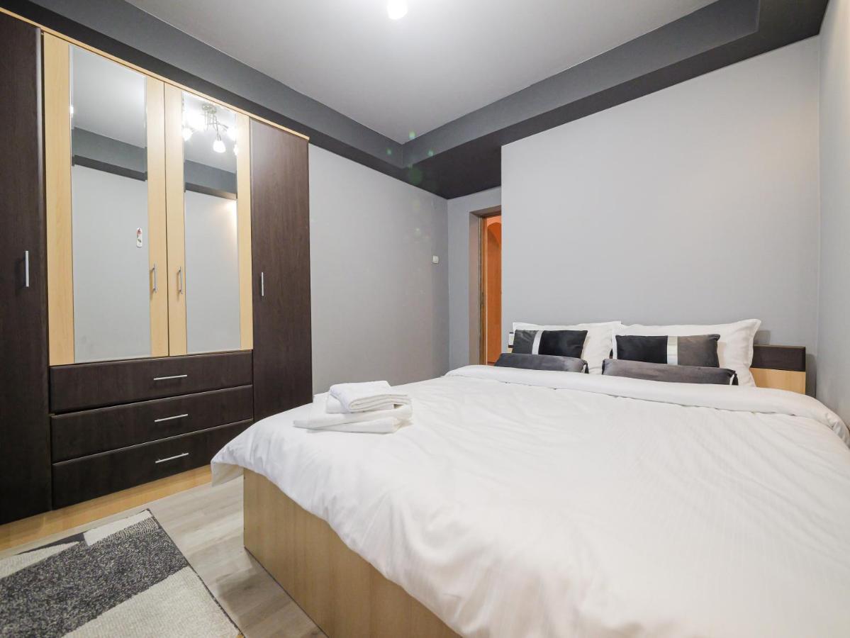 Luxury Ultracentral Curtea De Arges Exterior photo
