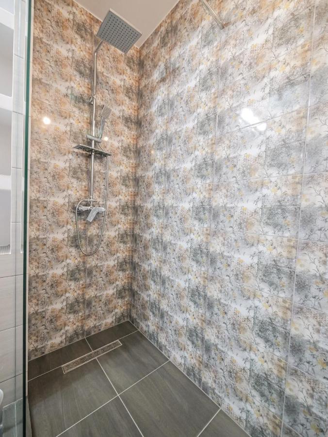 Luxury Ultracentral Curtea De Arges Exterior photo